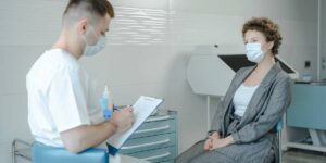 Un medecin et son patient